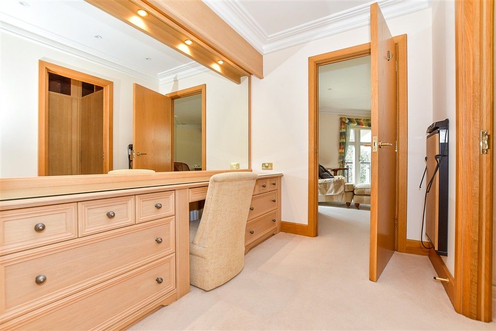 Additional image 7 of 3 bed flat for saleWarberry Park Gardens, Tunbridge Wells, Kent TN4