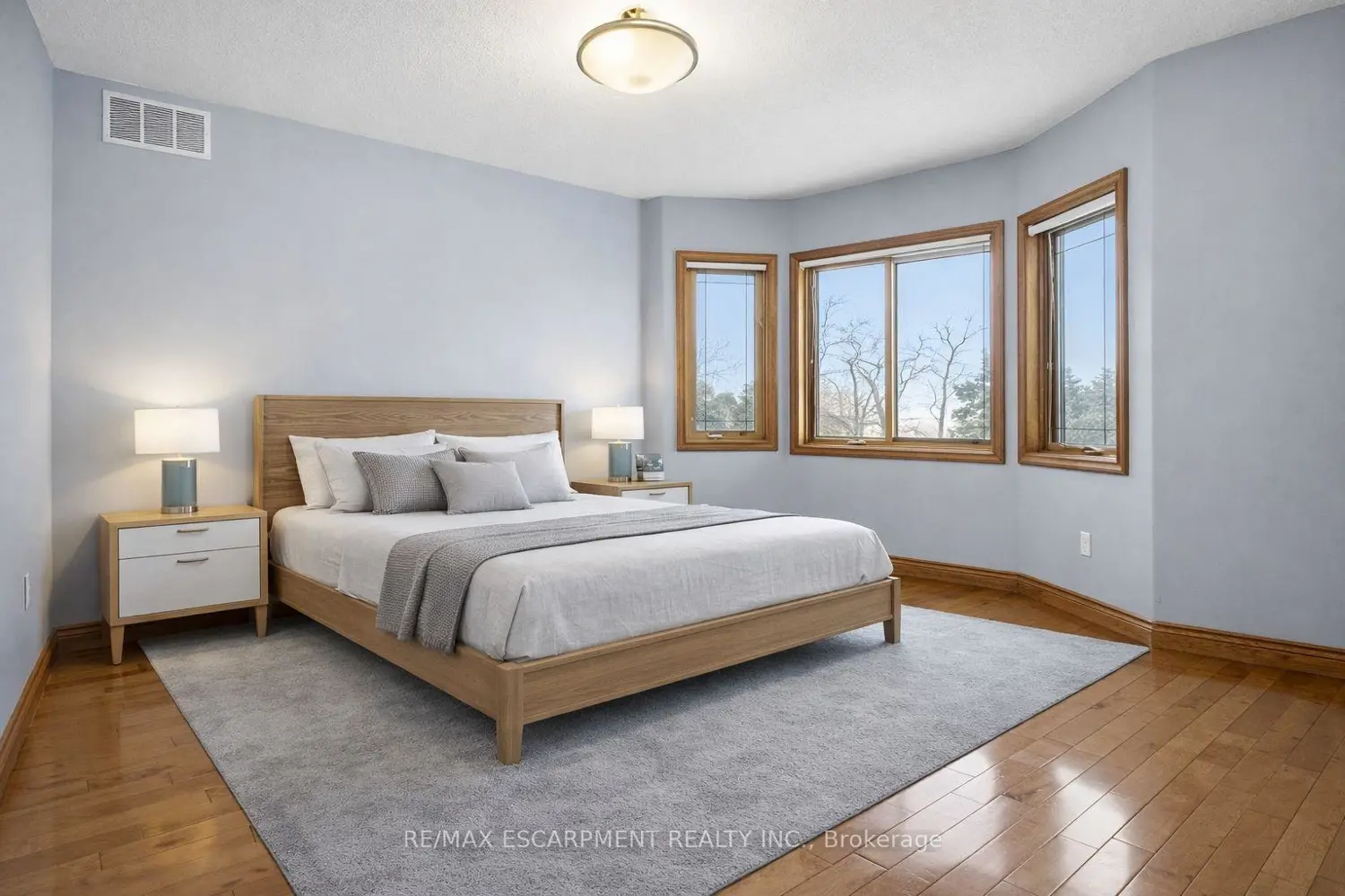 Additional image 11 of 4 Lakeside Drive