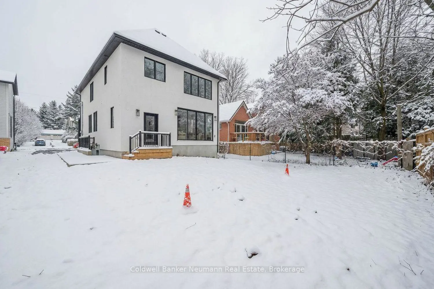 Additional image 19 of 126 Oxford Street