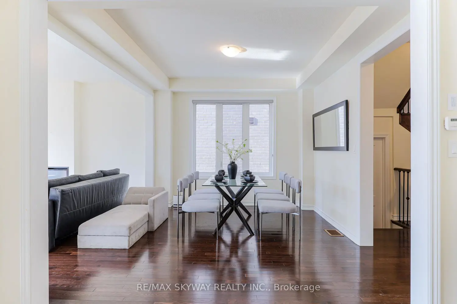 Additional image 3 of 379 Valleyway Drive