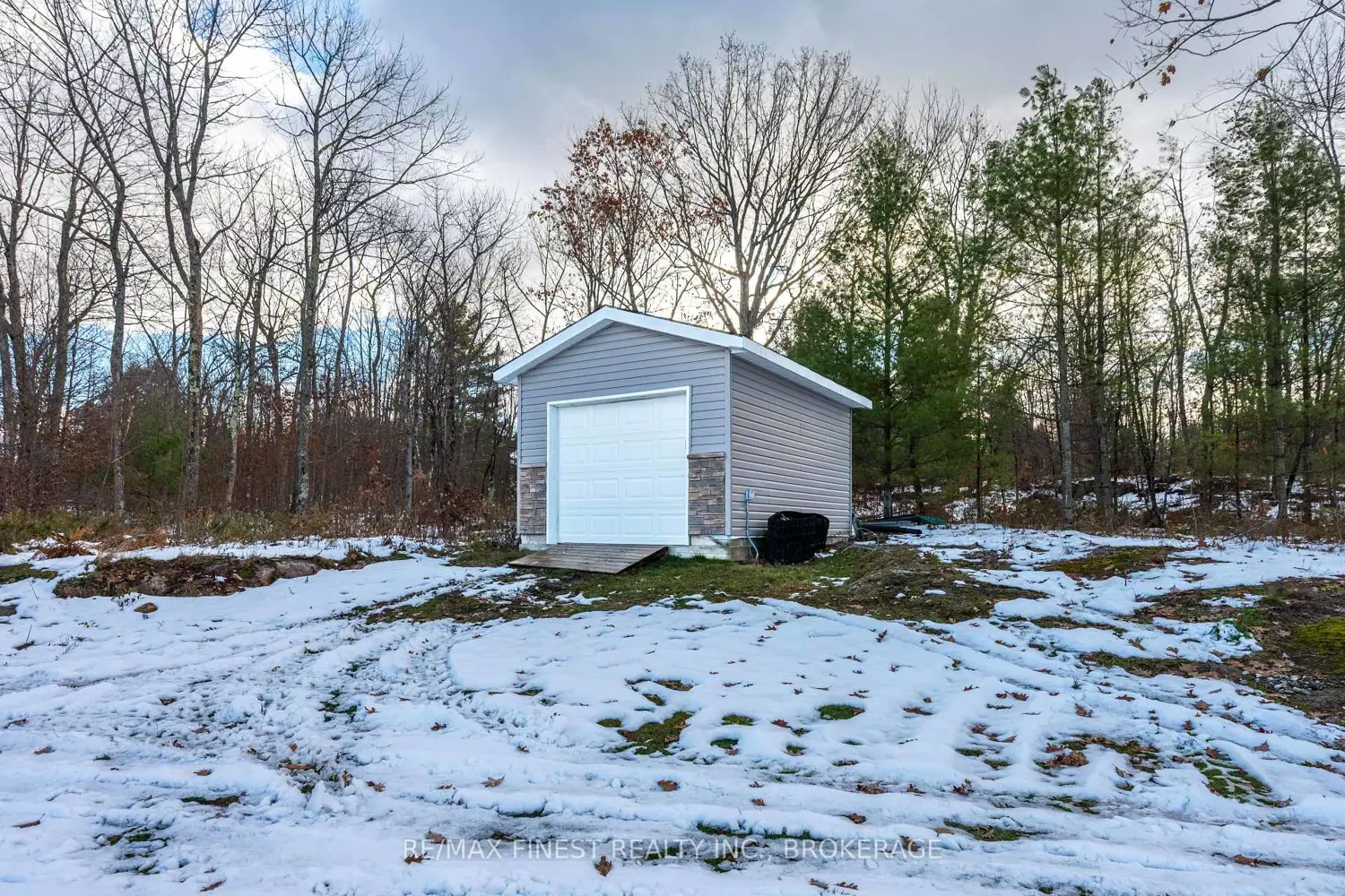 Additional image 17 of 1557 Long Lake Road