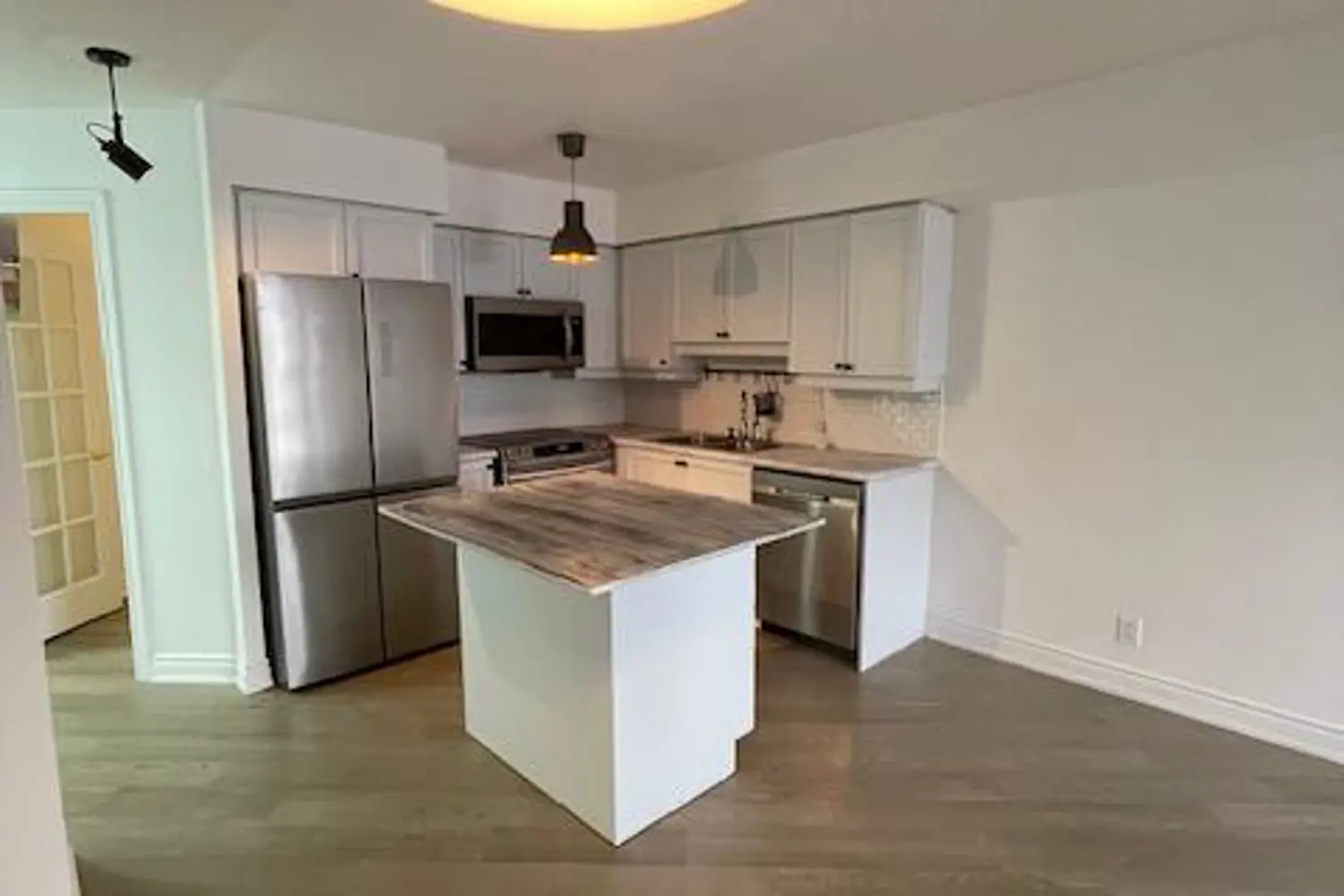 78 Harrison Garden Boulevard 1001