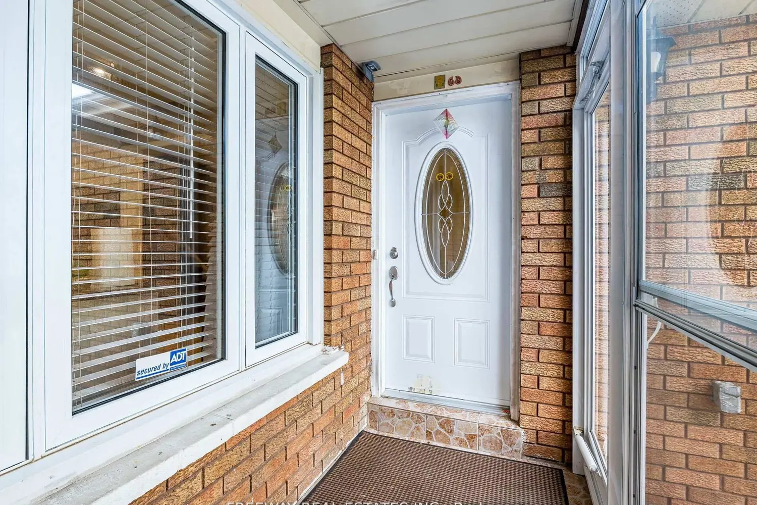 Additional image 4 of 53 Dutch Crescent