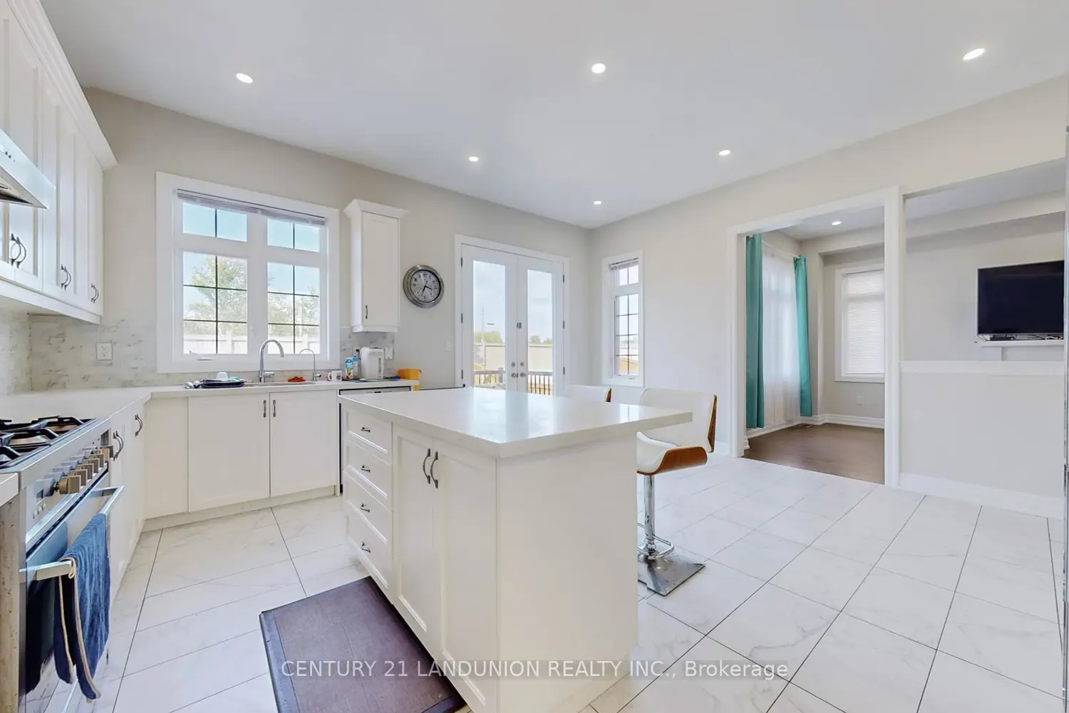 Additional image 9 of 234 Touch Gold Crescent