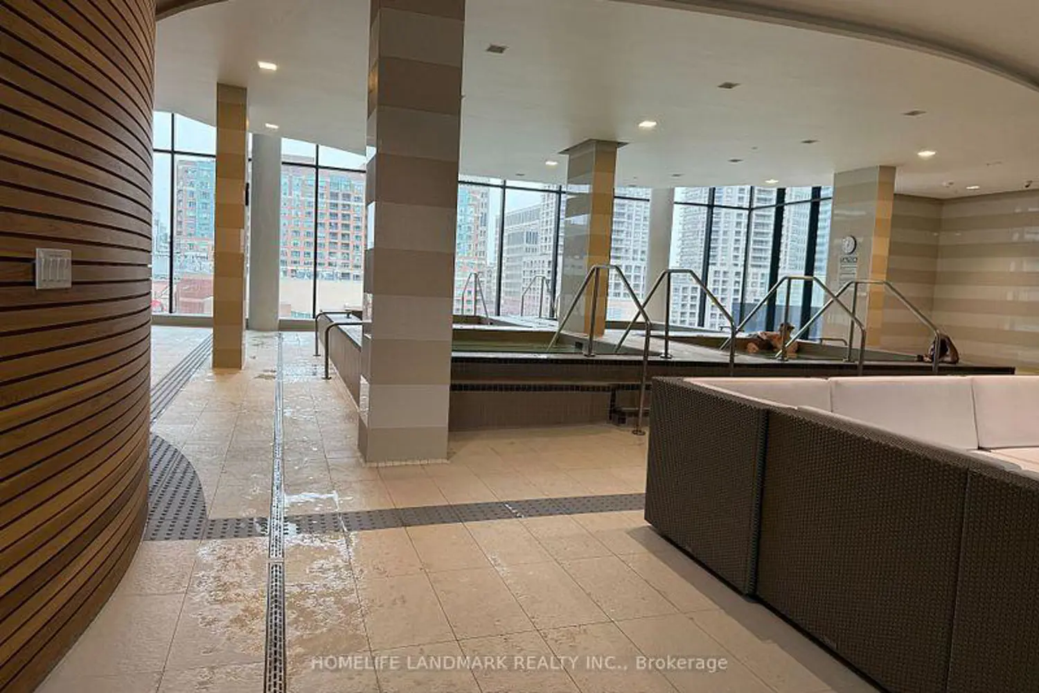 Additional image 18 of 501 Yonge Street 2208