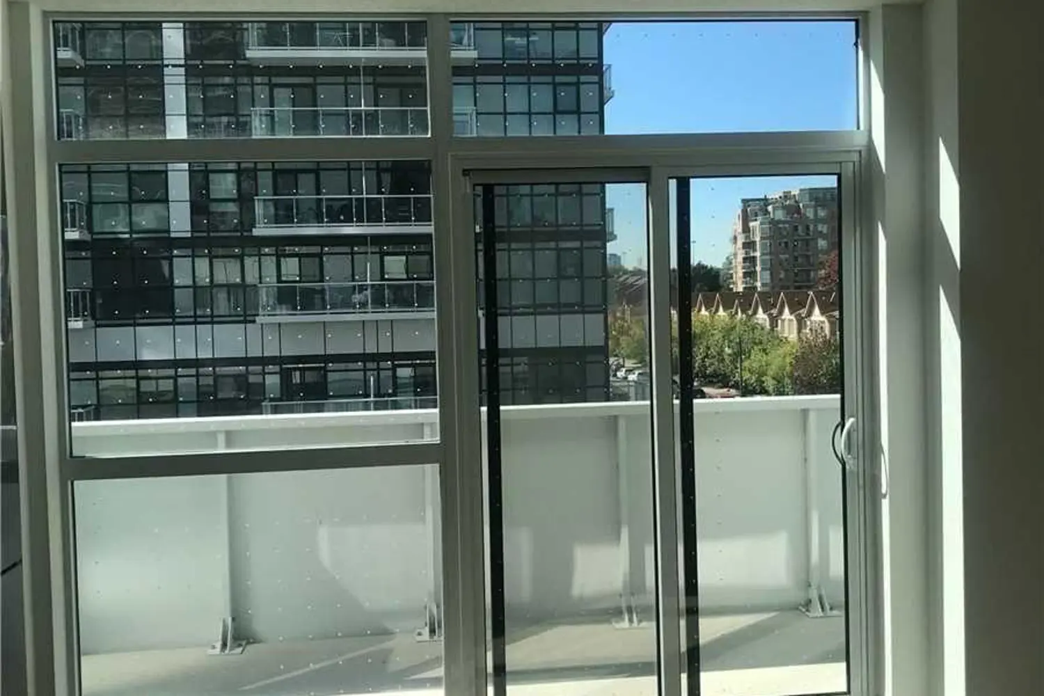 Additional image 3 of 251 Manitoba Street 908