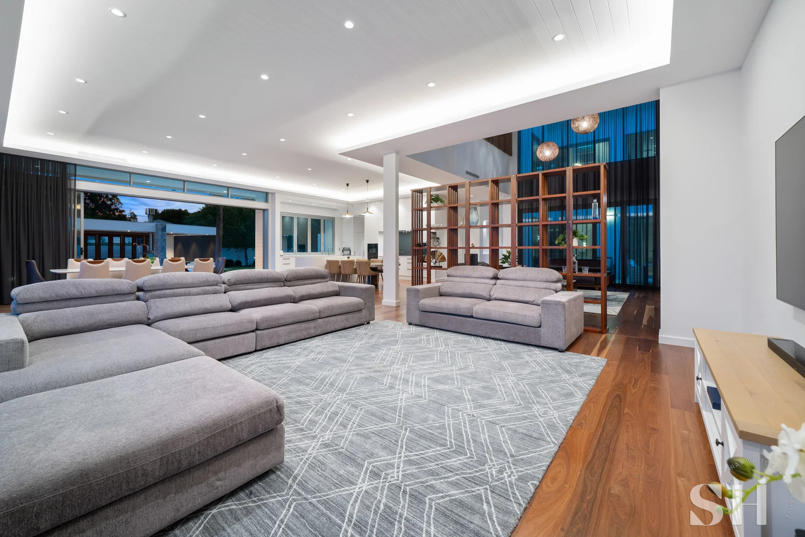 Additional image 8 of 1019 Edgecliff Drive, Sanctuary Cove QLD 4212