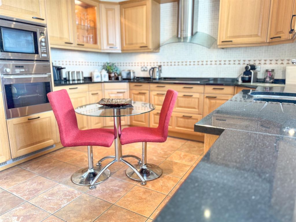 Additional image 15 of 2 bed flat for saleMajestic Apartments, King Edward Road, Onchan IM3