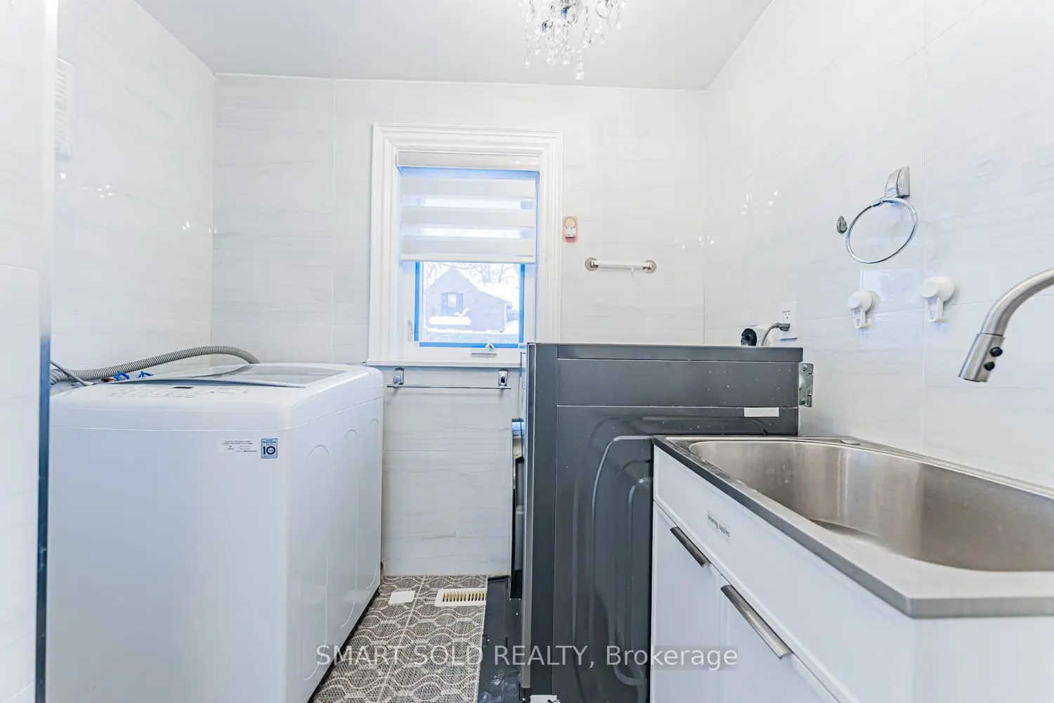 Additional image 17 of 109 Main Street