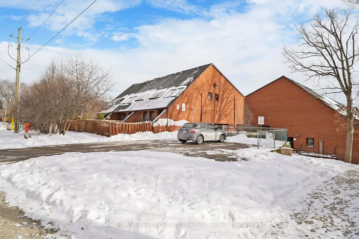 530 Falgarwood Drive 8