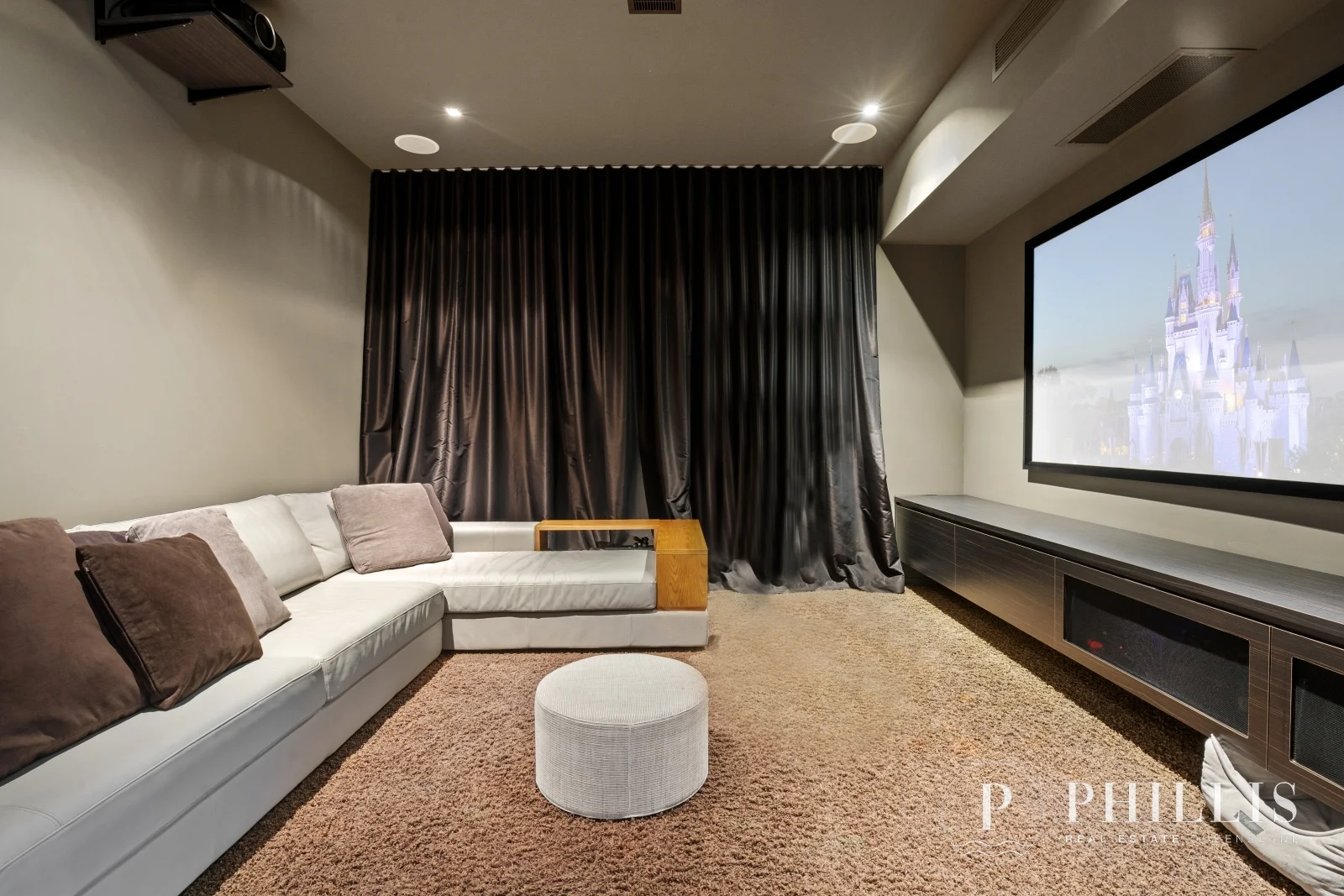 Additional image 27 of 26-28 Royal Albert Crescent, Sovereign Islands QLD 4216