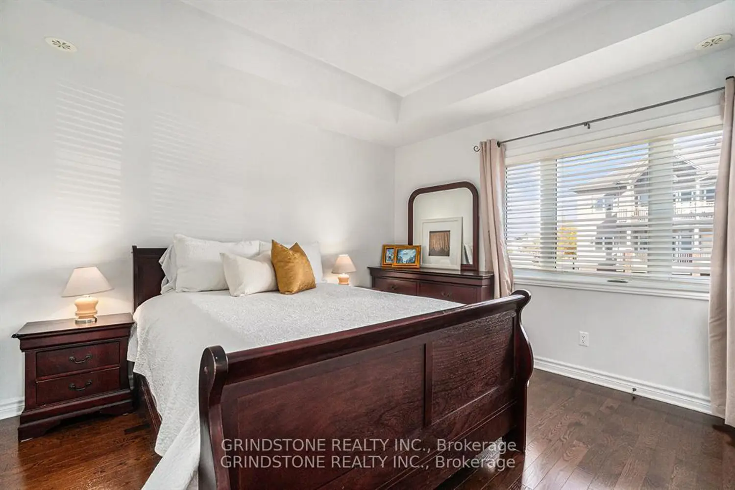 Additional image 15 of 137 Harthill Way L