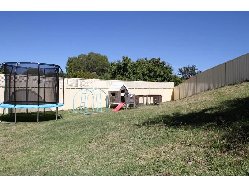 Additional image 9 of 16/11 Julian Place, Yass NSW 2582