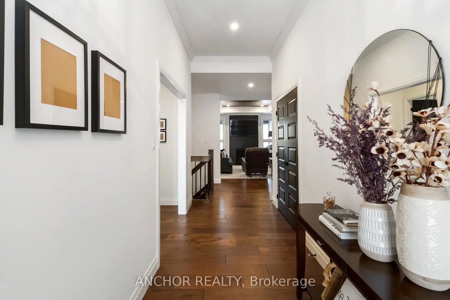 17 Kemp Crescent photo 3