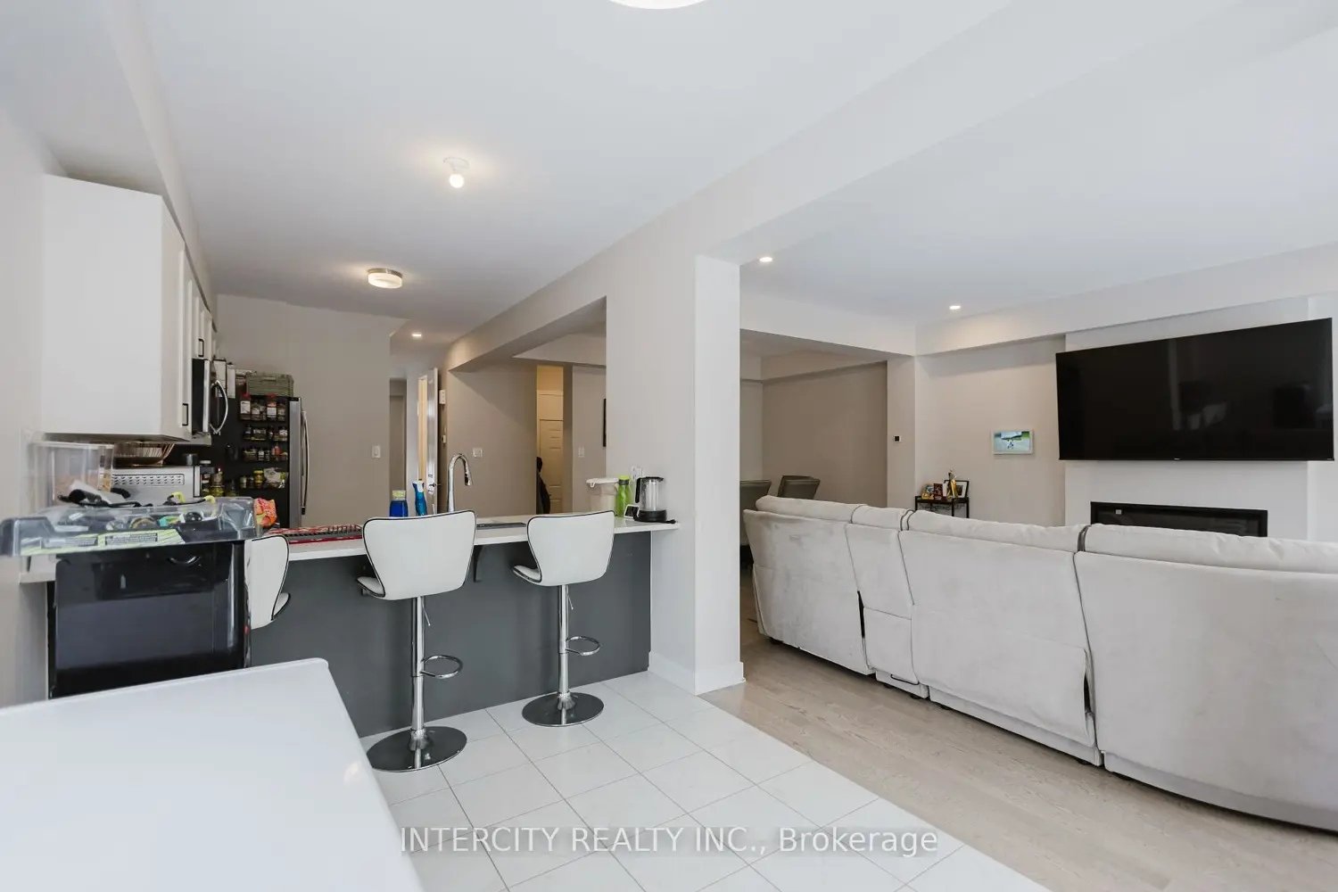 Additional image 10 of 124 Hackamore Crescent