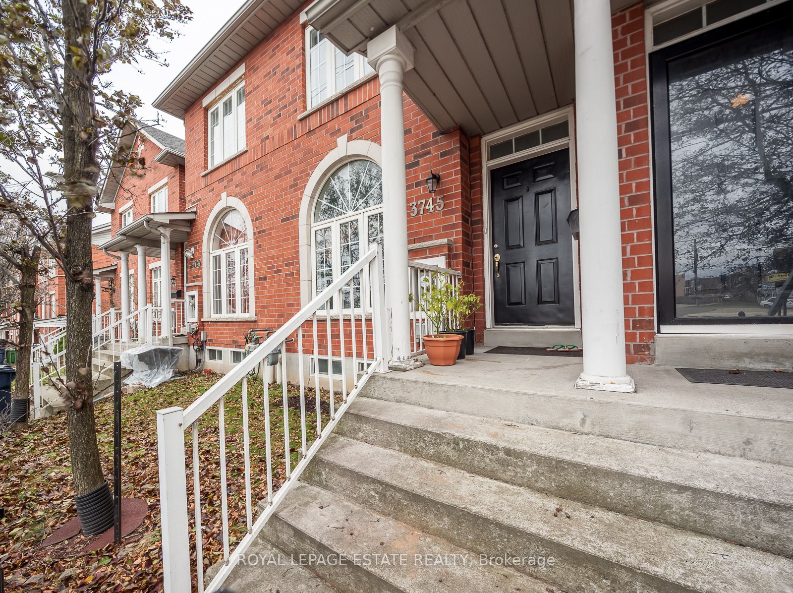 3745 Kingston Road, Toronto, ON, M1J 3H4