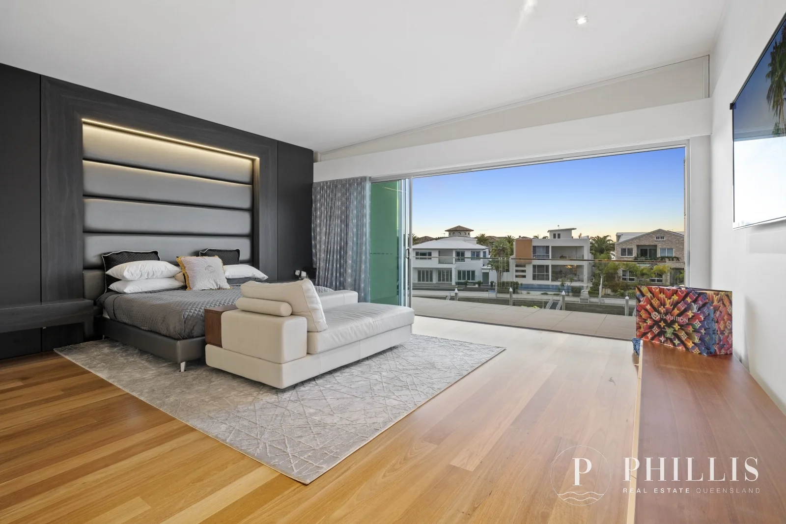 Additional image 21 of 26-28 Royal Albert Crescent, Sovereign Islands QLD 4216