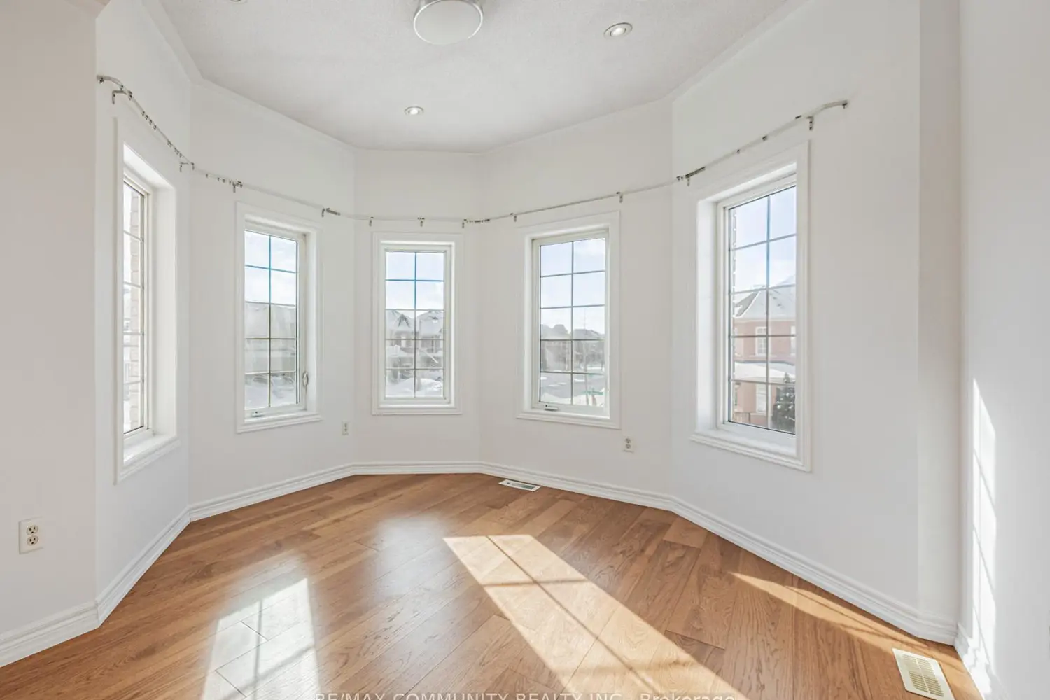 Additional image 13 of 2 John Davis Gate