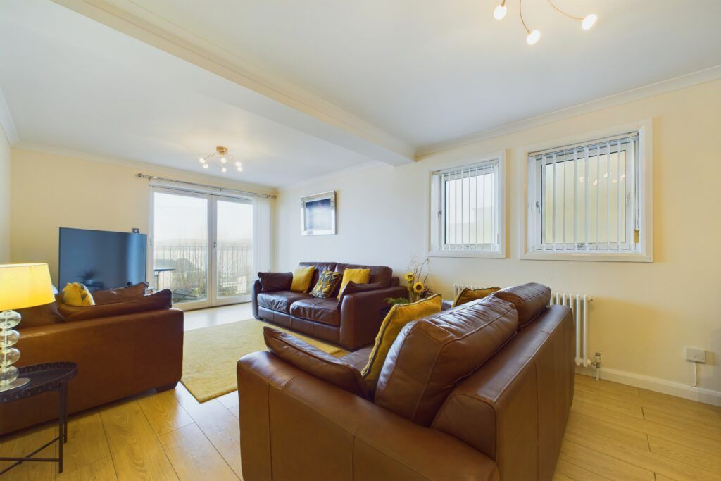 Additional image 2 of 3 bed flat for saleFlat A, 71 Victoria Road, Gourock PA19