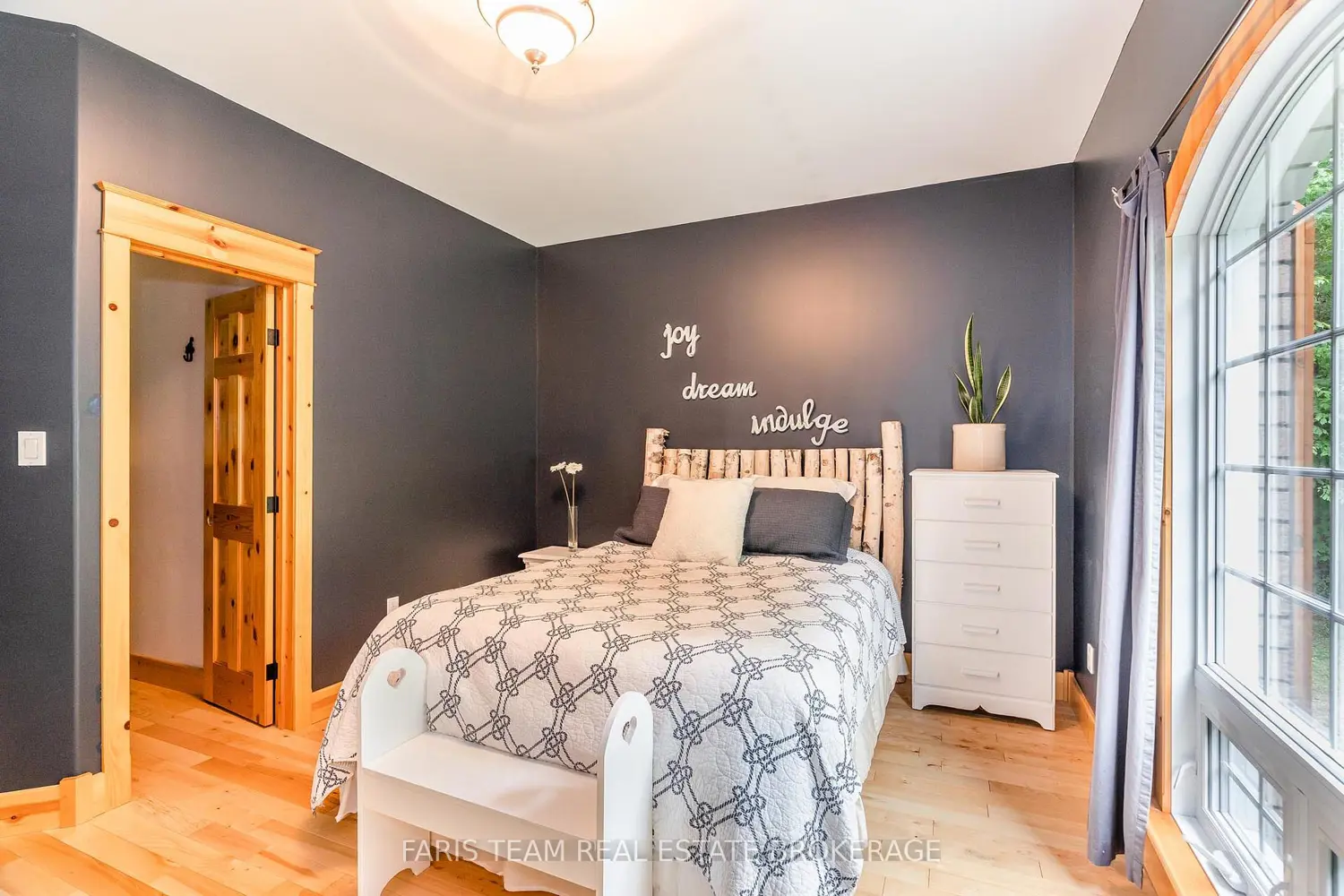 Additional image 10 of 697 Lafontaine Road