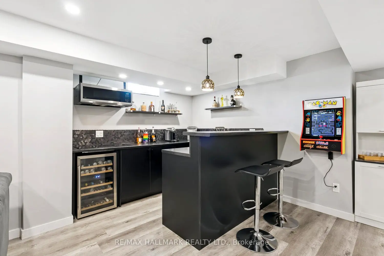 Additional image 14 of 197 Aspenwood Drive