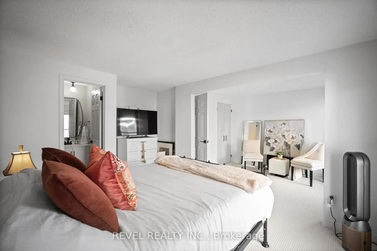 Additional image 10 of 2058 Brant Street 3