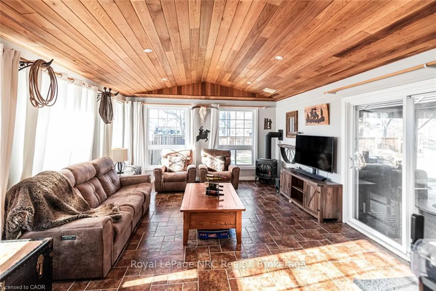 Additional image 14 of 7087 Rainham Road