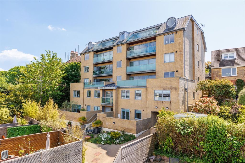 3 bed flat for saleCowes, Isle Of Wight PO31