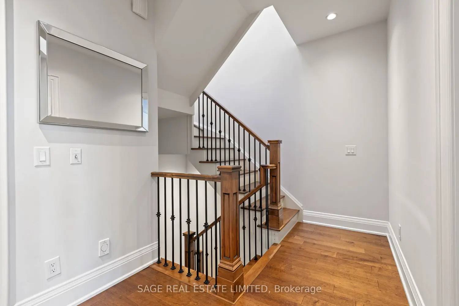 Additional image 8 of 25 Greenview Avenue Th#31