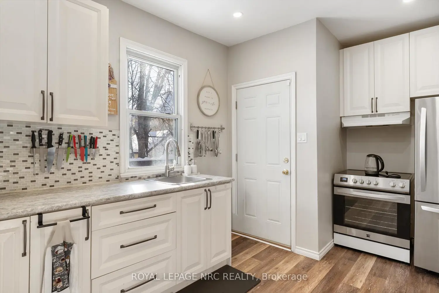 Additional image 6 of 4688 Mcdougall Crescent