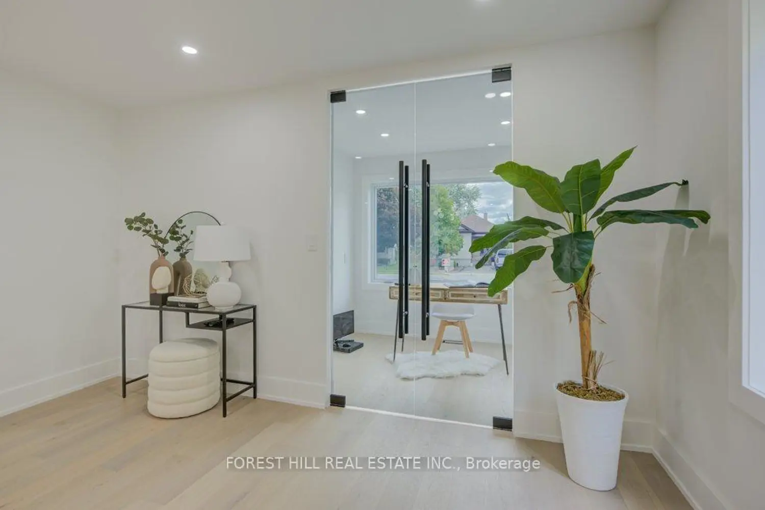 Additional image 4 of 4392 Ontario Street