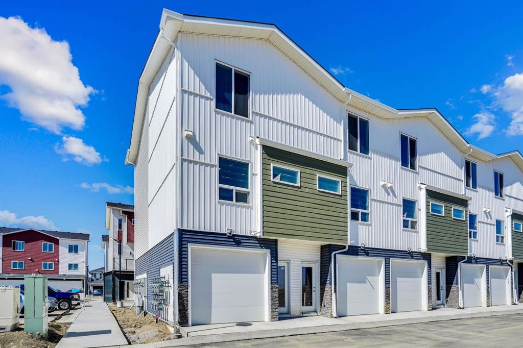 Additional image 2 of 304 Red Sky Villas NE, Calgary, AB, T3N 2M2