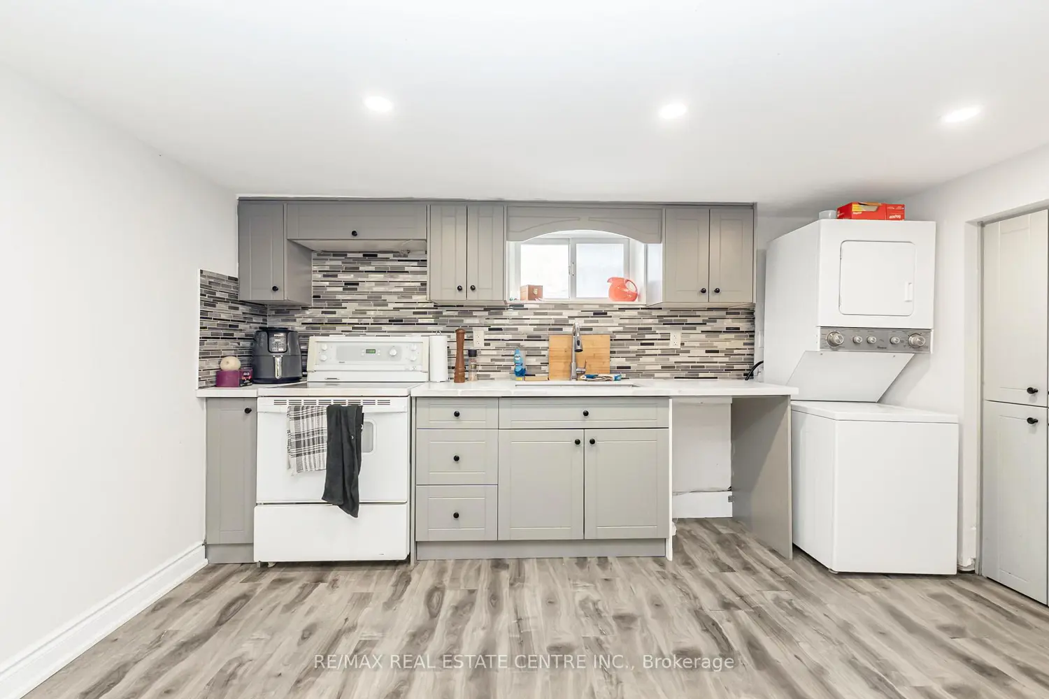 Additional image 17 of 4314 Victoria Road