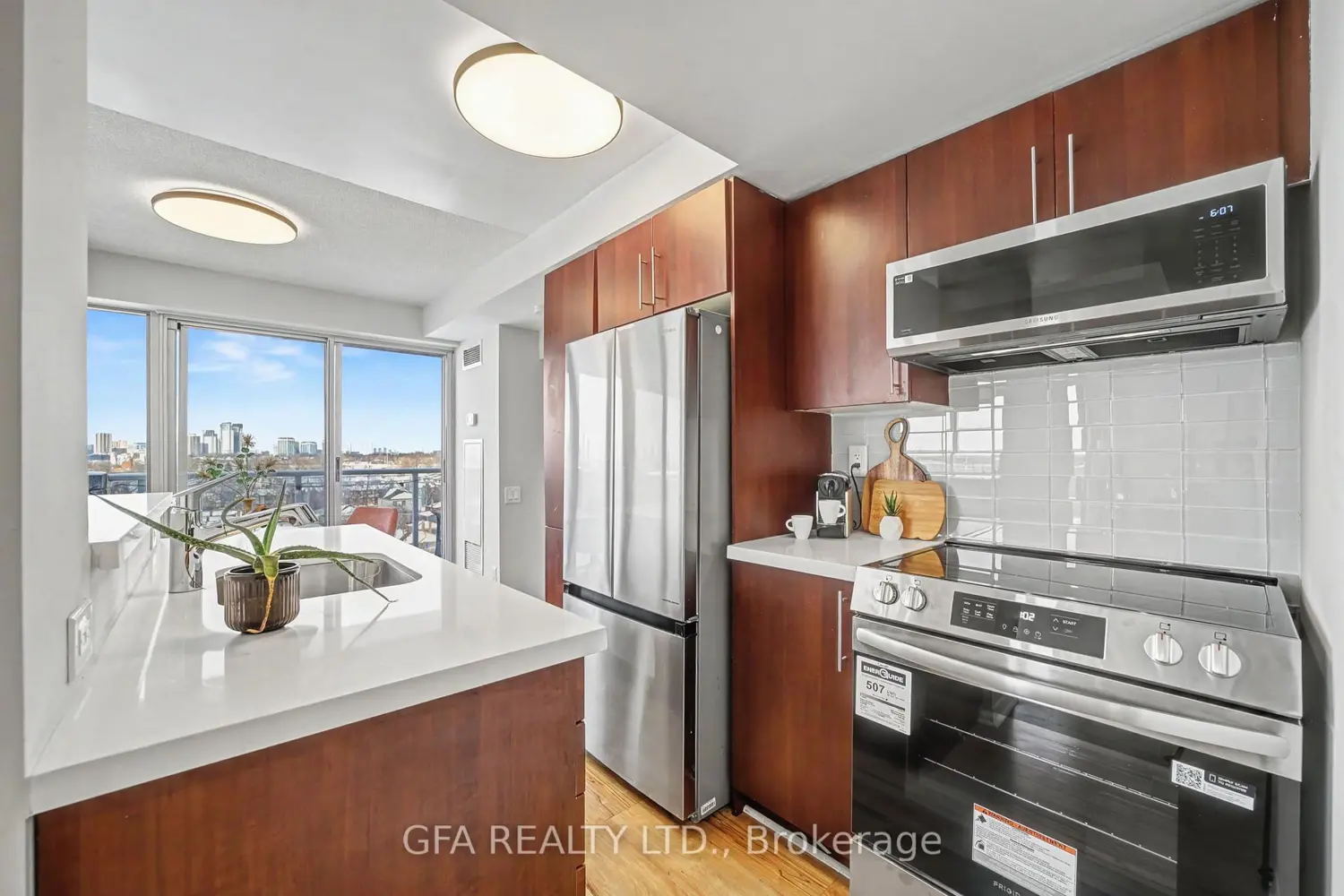 Additional image 8 of 1040 The Queensway Street 720