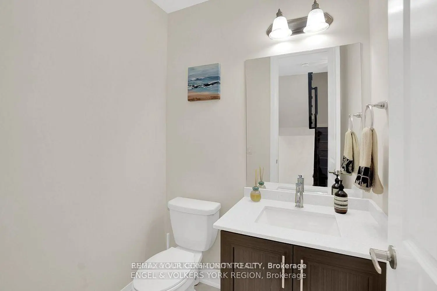 Additional image 12 of 29 Nardini Lane