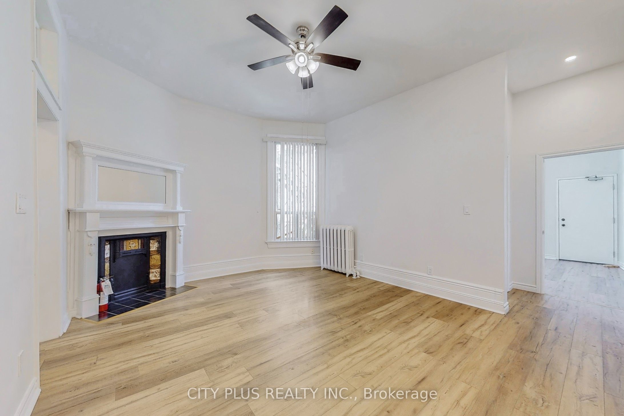 1-107 Spadina Road, Toronto, ON, M5R 2T1