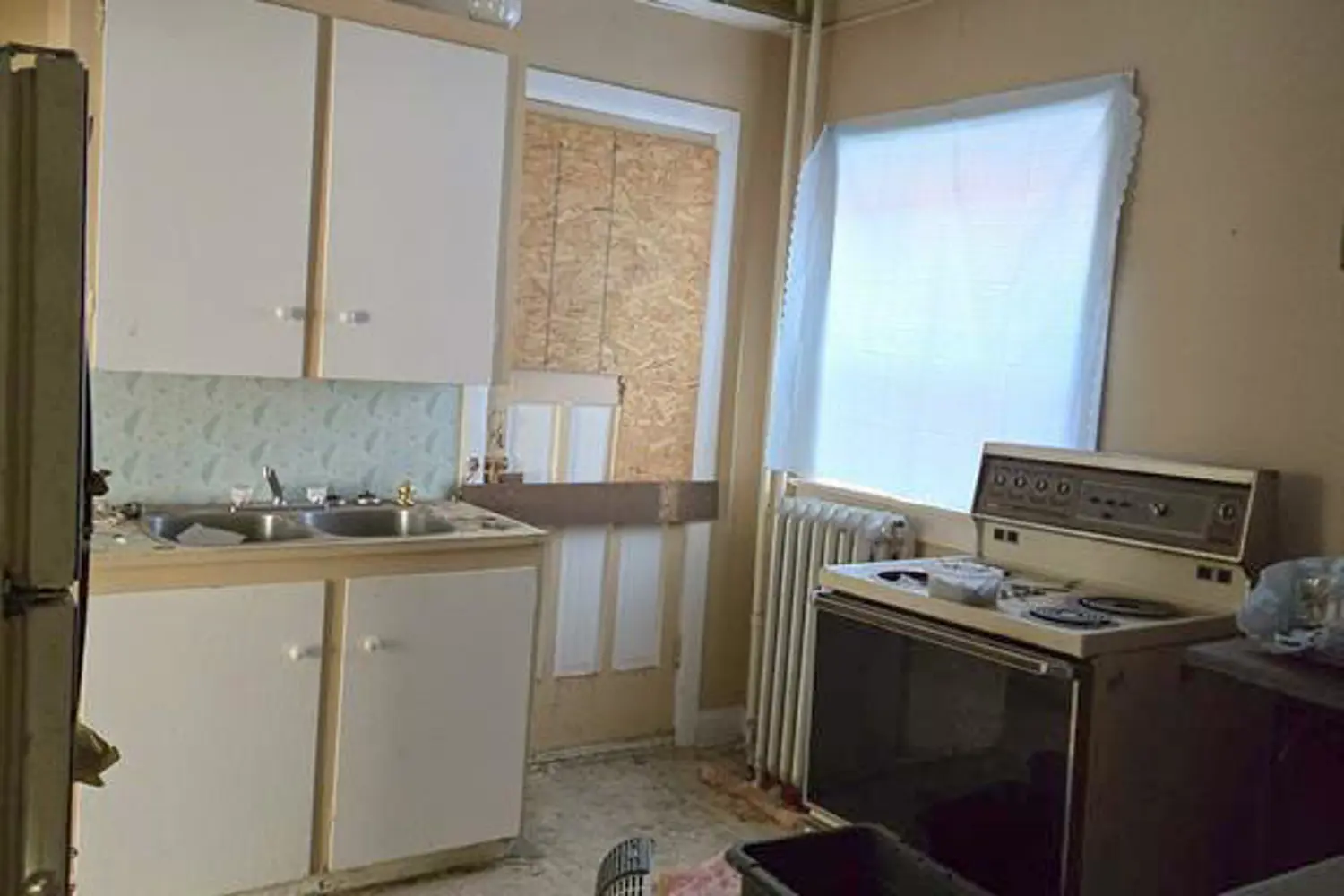 Additional image 5 of 4689 Crysler Avenue