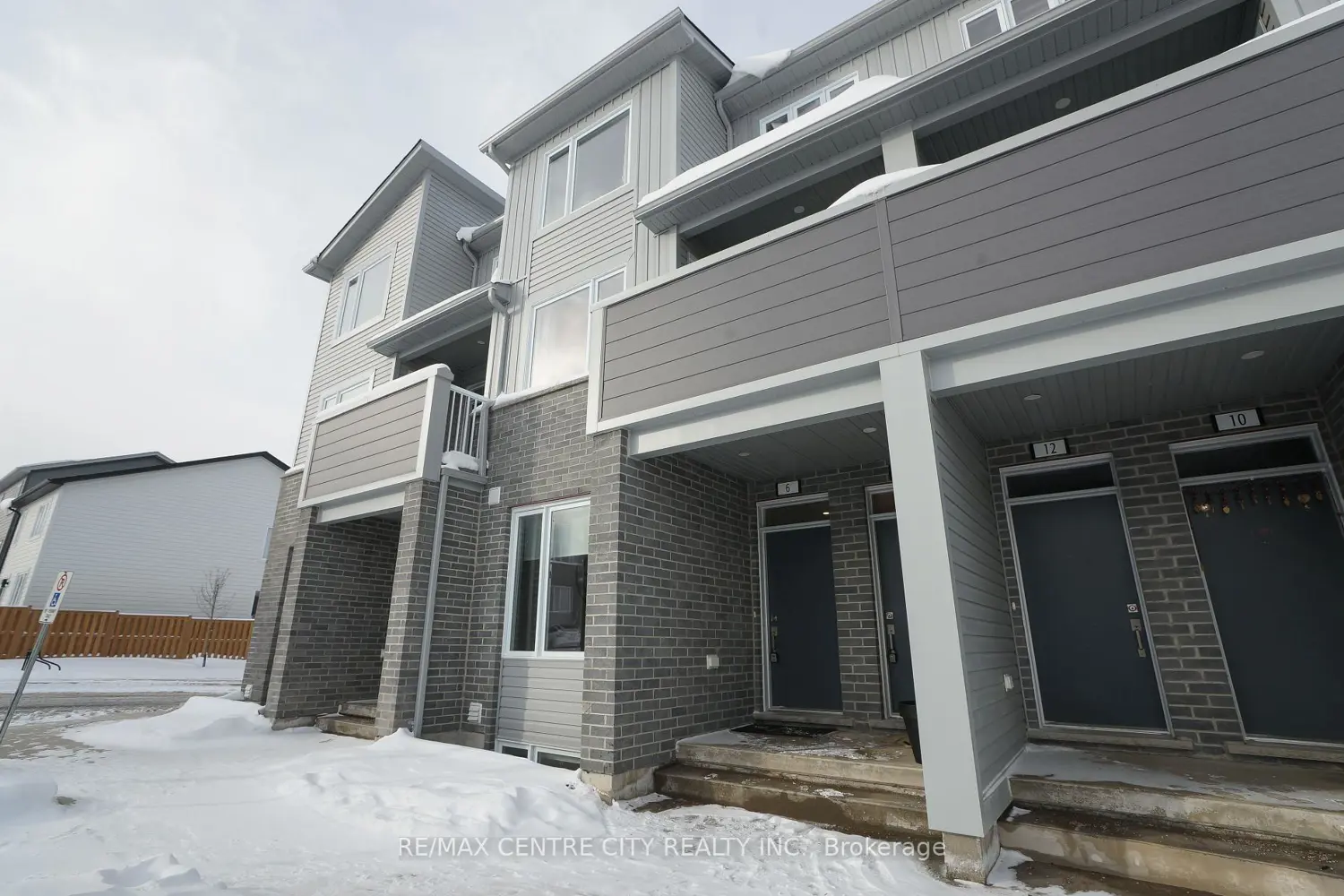 925 Deveron Crescent 6