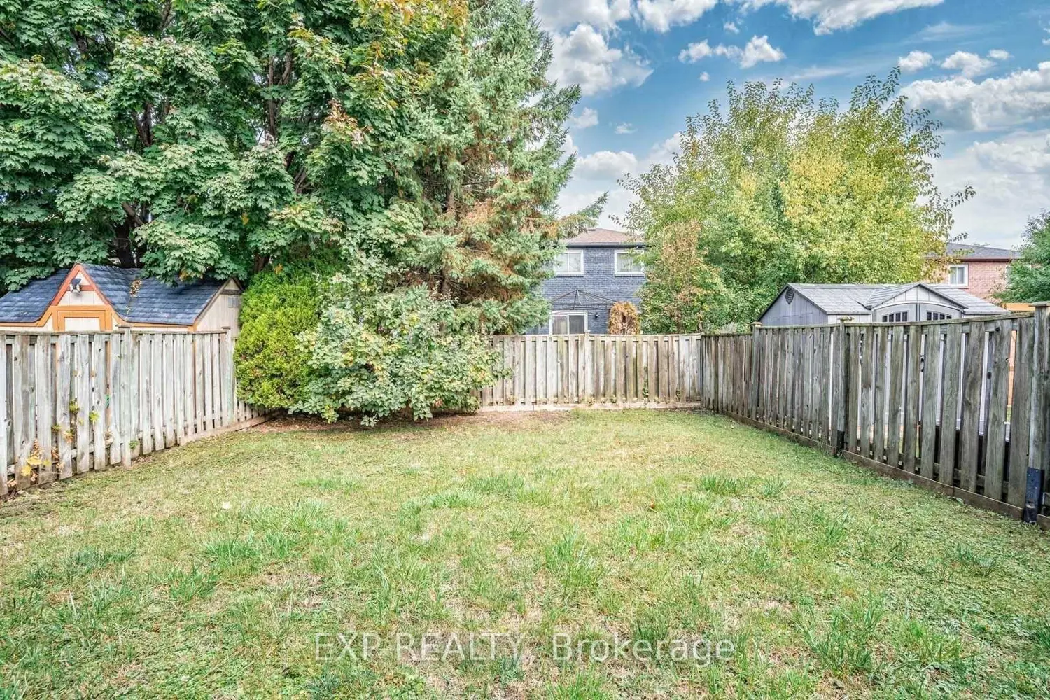 63 Barrett Crescent photo 3