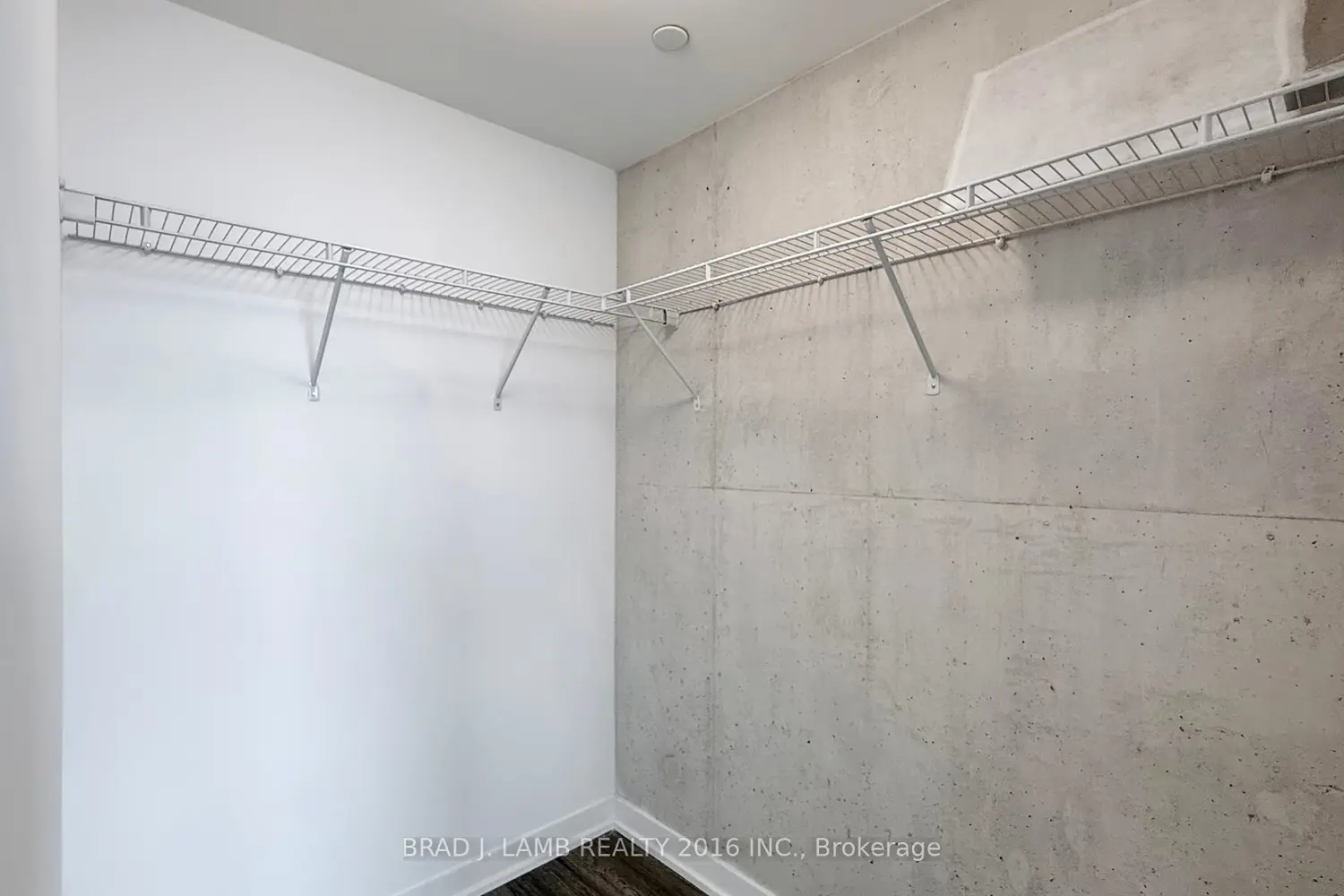 Additional image 5 of 195 Mccaul Street 1011