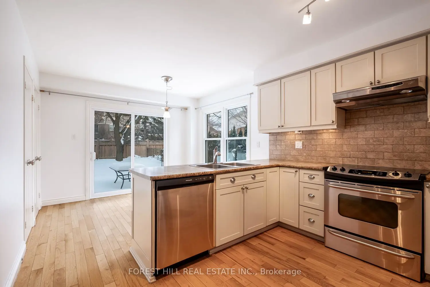 Additional image 3 of 427 Mathews Court