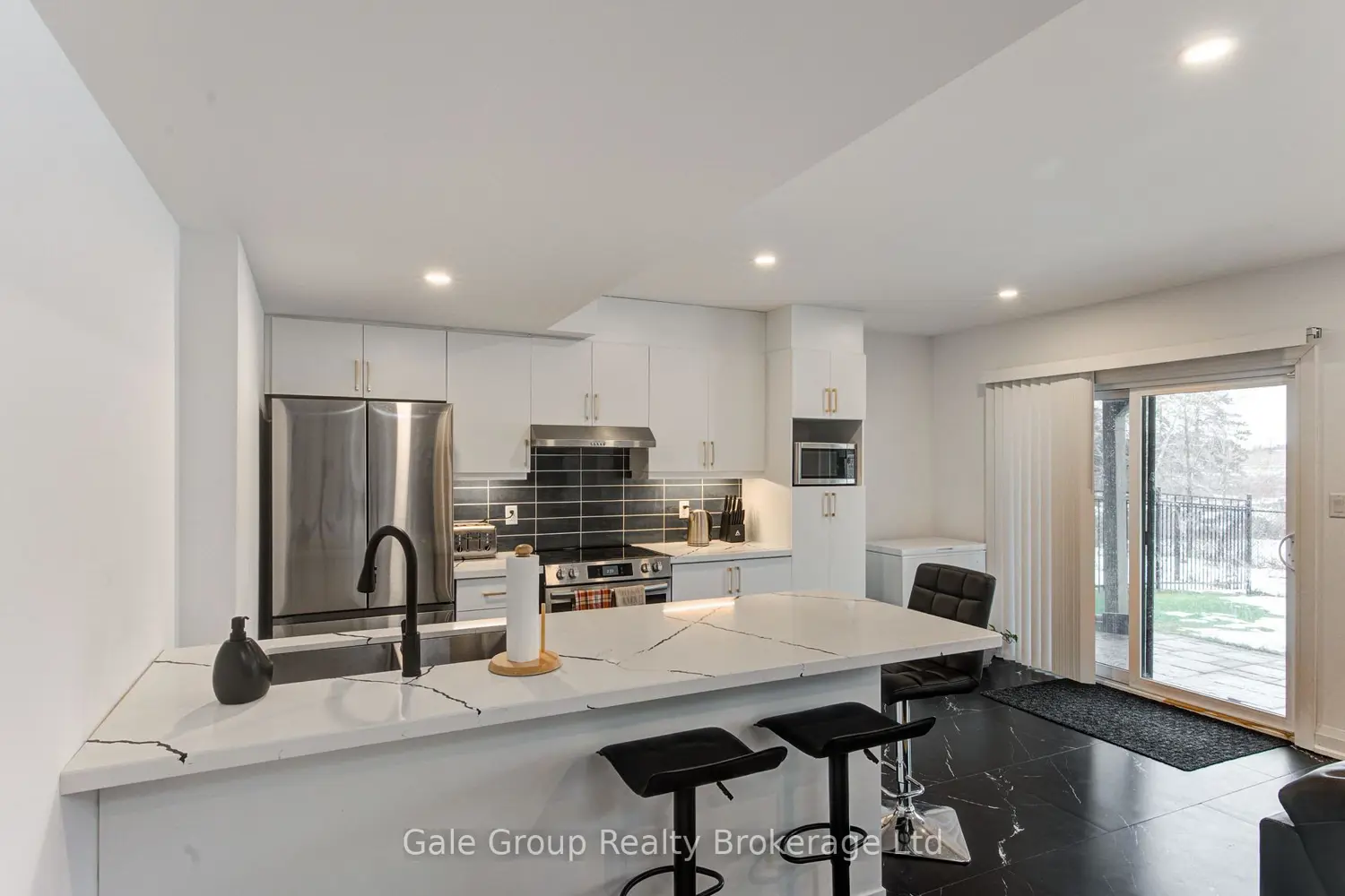 Additional image 11 of 409 Somme Street