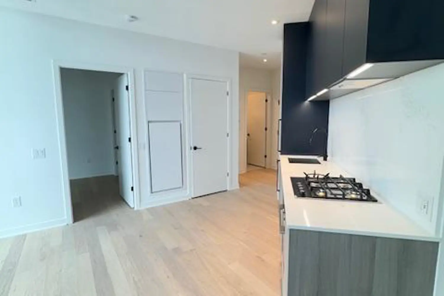 Additional image 5 of 2625 Dundas Street 809