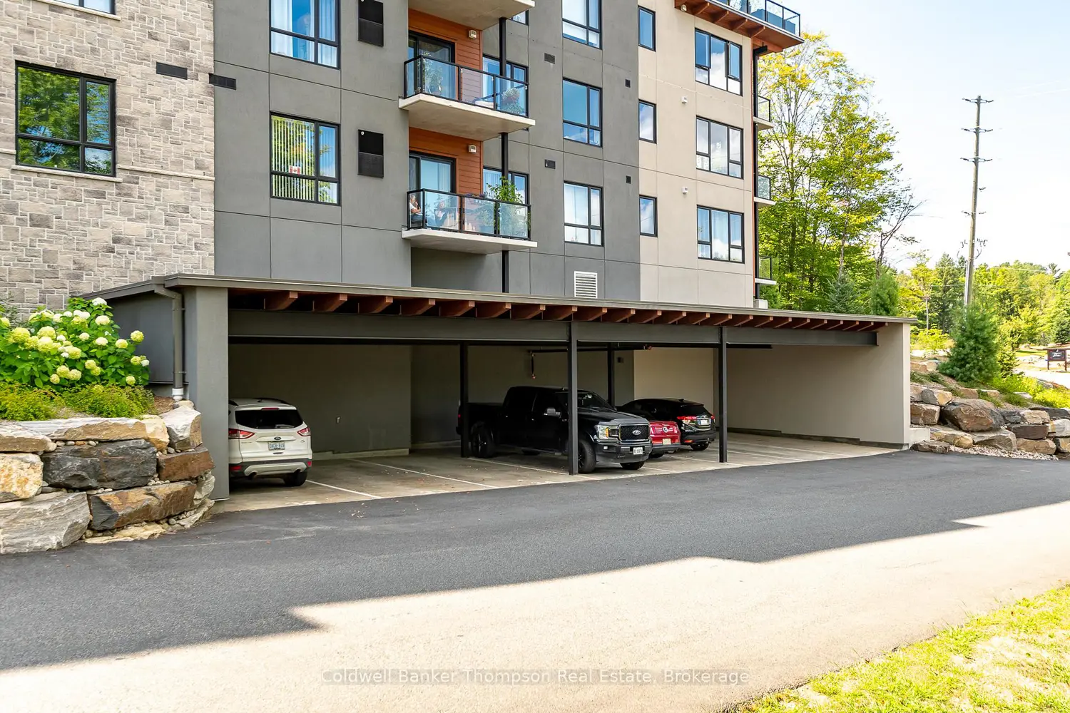 Additional image 16 of 18 Campus Trail 207