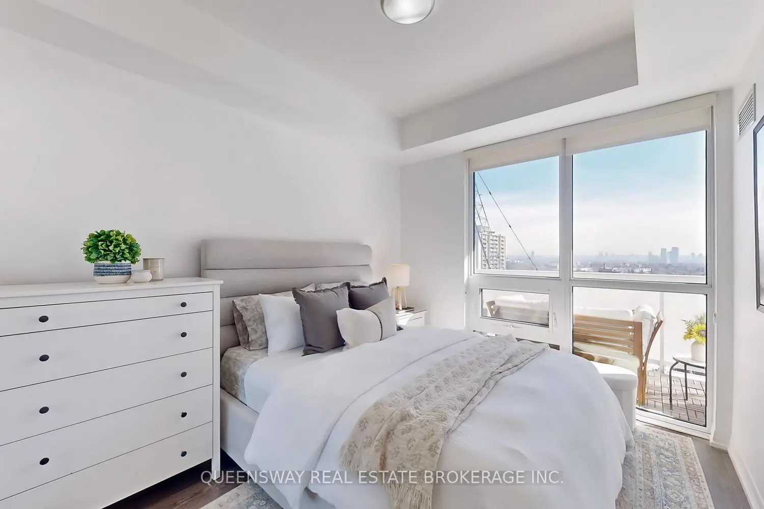 Additional image 8 of 101 Erskine Avenue 1605