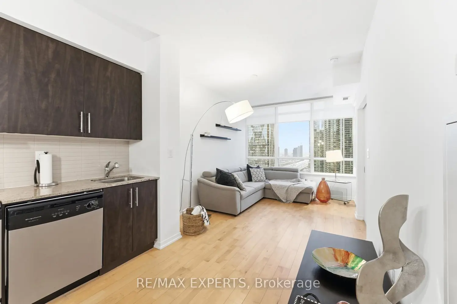 Additional image 8 of 55 Bremner Boulevard 2405