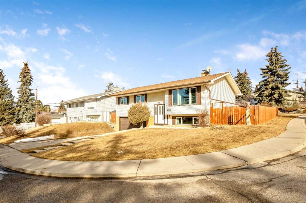 Additional image 3 of 5711 Dalmead Crescent NW, Calgary, AB, T3A 1E7