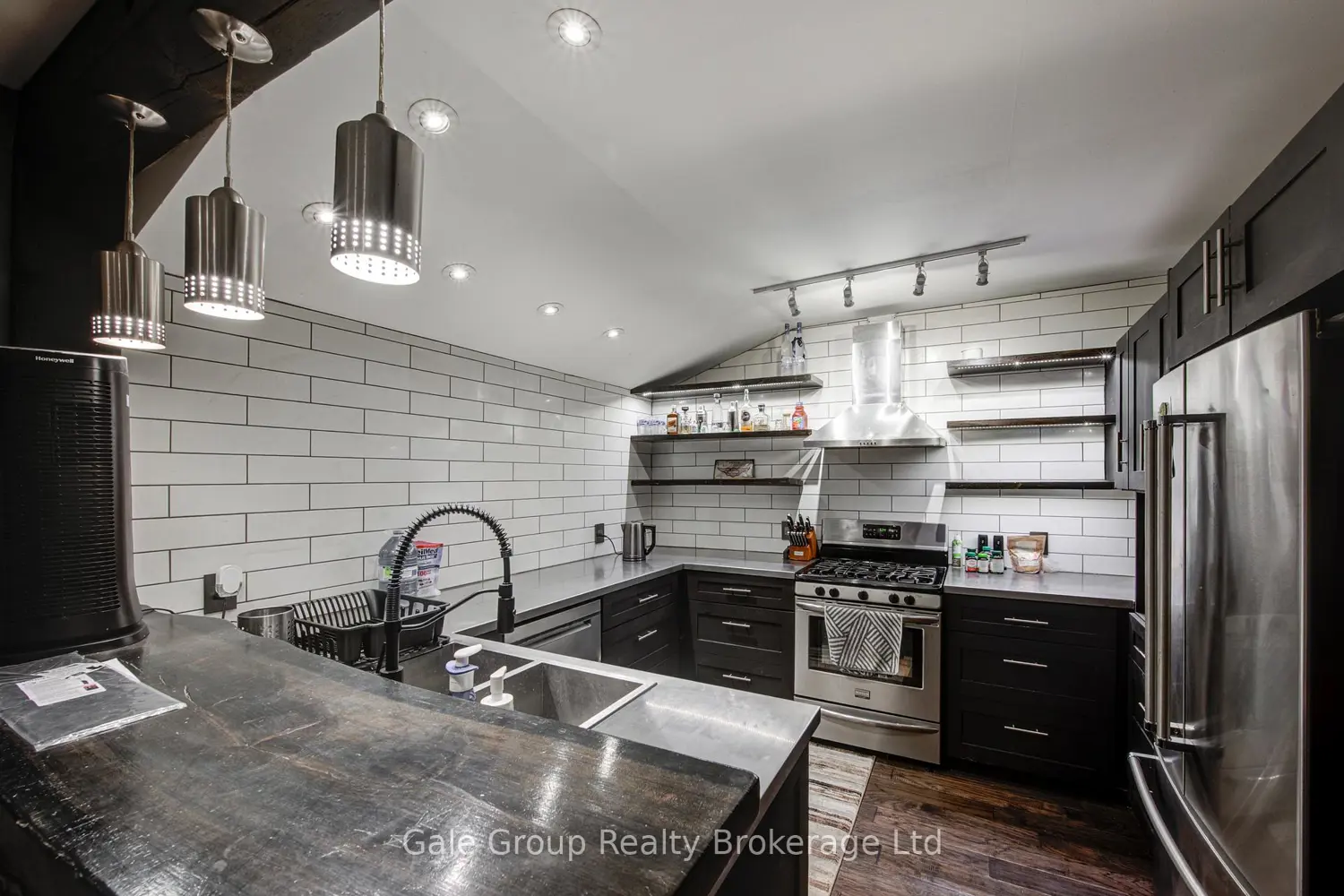 Additional image 10 of 83 Oxford Street