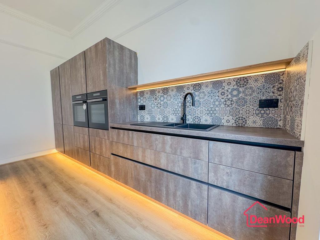 Additional image 9 of 2 bed flat for saleApartment 2, 18 Derby Square, Douglas, Isle Of Man IM1