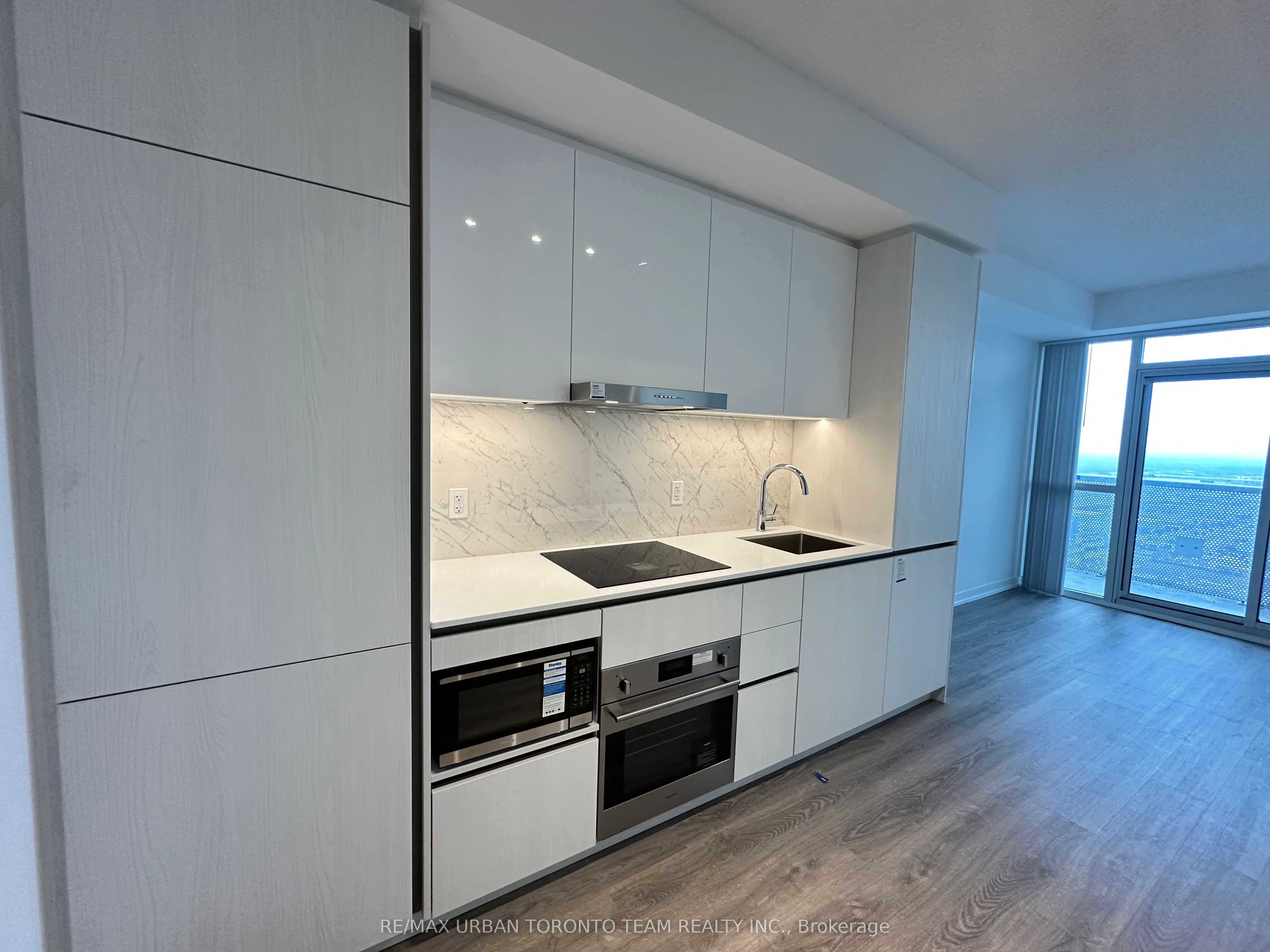 Additional image 3 of 5105-8 Interchange Way, Vaughan, ON, L4K 5Z7